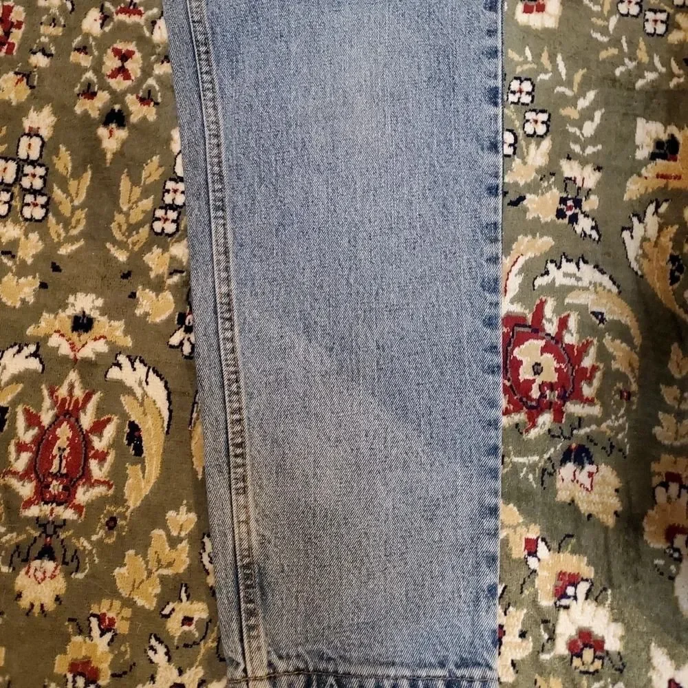4. 1996 ~ Vintage ~ Levi's 💙 ~ 550 ~ 33 x 32 ~ Made in the 🇺🇸 USA